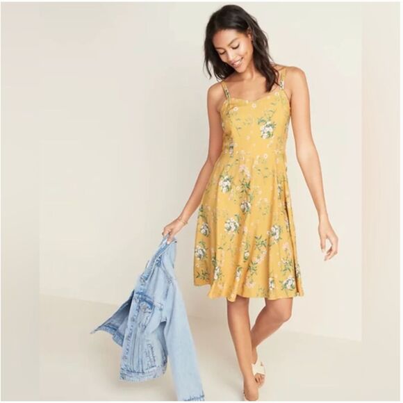NWT Old Navy‎ Smock Cami Sundress Mini Ruffle Hem Yellow Floral Summer Size XS - Picture 1 of 7